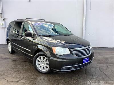 2014 Chrysler Town and Country Touring   - Photo 10 - Crest Hill, IL 60403