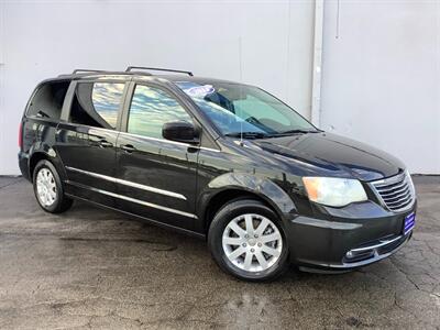 2014 Chrysler Town and Country Touring   - Photo 11 - Crest Hill, IL 60403