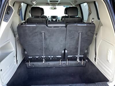 2014 Chrysler Town and Country Touring   - Photo 32 - Crest Hill, IL 60403