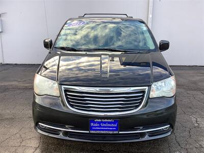 2014 Chrysler Town and Country Touring   - Photo 12 - Crest Hill, IL 60403