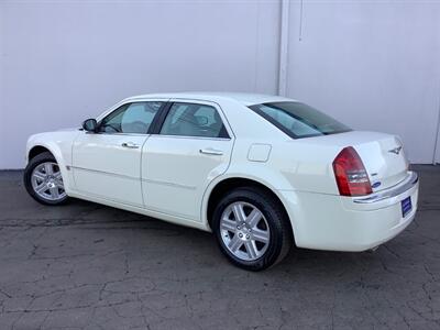 2005 Chrysler 300C   - Photo 5 - Crest Hill, IL 60403