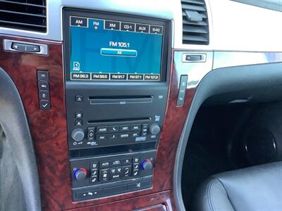 2009 Cadillac Escalade   - Photo 19 - Crest Hill, IL 60403