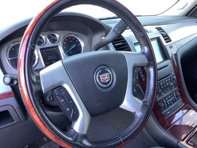 2009 Cadillac Escalade   - Photo 21 - Crest Hill, IL 60403