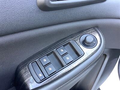 2015 Chevrolet Malibu LT   - Photo 16 - Crest Hill, IL 60403