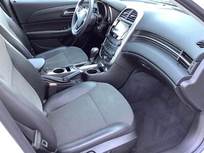 2015 Chevrolet Malibu LT   - Photo 32 - Crest Hill, IL 60403
