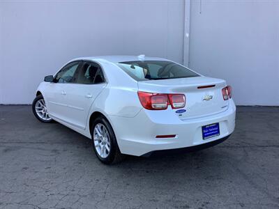 2015 Chevrolet Malibu LT   - Photo 4 - Crest Hill, IL 60403