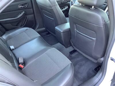 2015 Chevrolet Malibu LT   - Photo 30 - Crest Hill, IL 60403