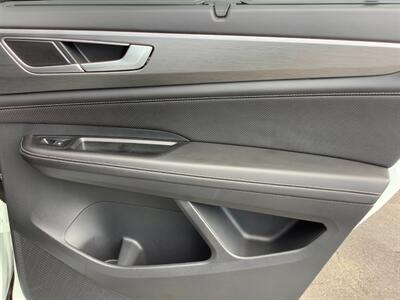 2024 Volkswagen Atlas Cross Sport SE 4Motion   - Photo 35 - Crest Hill, IL 60403