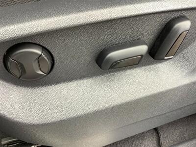 2024 Volkswagen Atlas Cross Sport SE 4Motion   - Photo 9 - Crest Hill, IL 60403