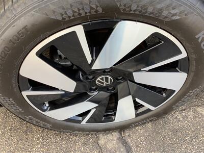 2024 Volkswagen Atlas Cross Sport SE 4Motion   - Photo 54 - Crest Hill, IL 60403