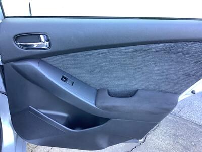 2010 Nissan Altima 2.5 S   - Photo 17 - Crest Hill, IL 60403