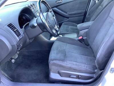 2010 Nissan Altima 2.5 S   - Photo 10 - Crest Hill, IL 60403