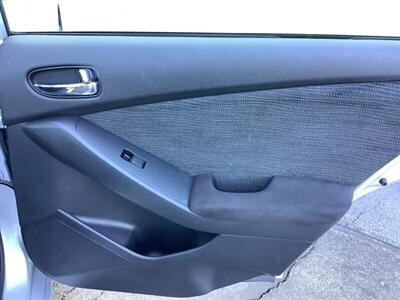 2010 Nissan Altima 2.5 S - Photo 17 - Crest Hill, IL 60403