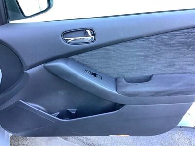 2010 Nissan Altima 2.5 S - Photo 19 - Crest Hill, IL 60403