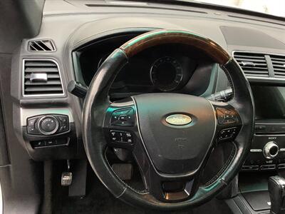 2017 Ford Explorer Platinum - Photo 16 - Crest Hill, IL 60403