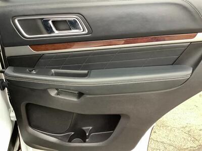 2017 Ford Explorer Platinum - Photo 24 - Crest Hill, IL 60403