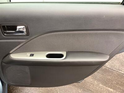 2011 Ford Fusion Hybrid   - Photo 23 - Crest Hill, IL 60403