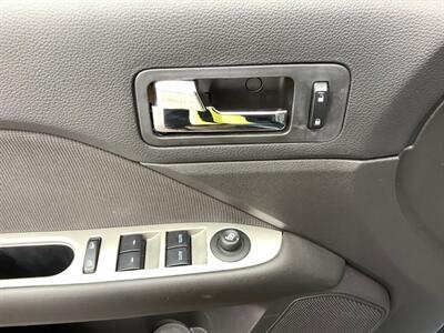 2011 Ford Fusion Hybrid   - Photo 10 - Crest Hill, IL 60403