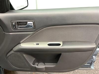 2011 Ford Fusion Hybrid   - Photo 25 - Crest Hill, IL 60403