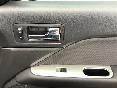 2011 Ford Fusion Hybrid   - Photo 26 - Crest Hill, IL 60403