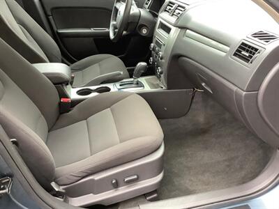 2011 Ford Fusion Hybrid   - Photo 27 - Crest Hill, IL 60403