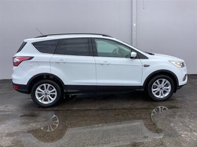 2017 Ford Escape SE   - Photo 7 - Crest Hill, IL 60403