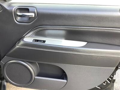 2015 Jeep Compass High Altitude Editio   - Photo 29 - Crest Hill, IL 60403