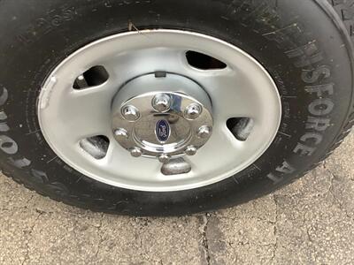 2008 Ford F-350 Super Duty XL   - Photo 27 - Crest Hill, IL 60403