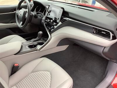 2024 Toyota Camry SE   - Photo 32 - Crest Hill, IL 60403