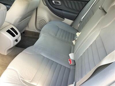 2011 Ford Taurus SE   - Photo 22 - Crest Hill, IL 60403