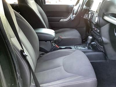 2015 Jeep Wrangler Sahara - Photo 25 - Crest Hill, IL 60403