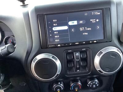 2015 Jeep Wrangler Sahara - Photo 15 - Crest Hill, IL 60403