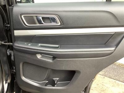 2016 Ford Explorer XLT   - Photo 34 - Crest Hill, IL 60403