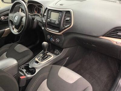 2018 Jeep Cherokee Latitude   - Photo 33 - Crest Hill, IL 60403