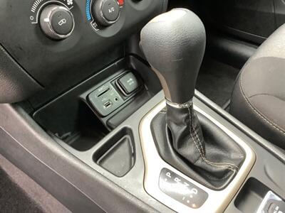 2018 Jeep Cherokee Latitude   - Photo 16 - Crest Hill, IL 60403