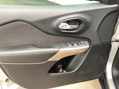 2018 Jeep Cherokee Latitude   - Photo 12 - Crest Hill, IL 60403