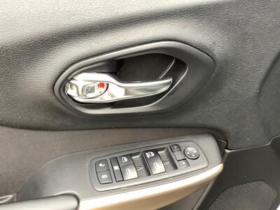 2018 Jeep Cherokee Latitude   - Photo 13 - Crest Hill, IL 60403