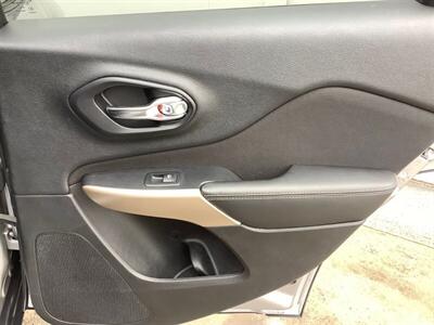 2018 Jeep Cherokee Latitude   - Photo 27 - Crest Hill, IL 60403