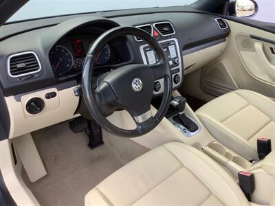 2007 Volkswagen Eos 2.0T   - Photo 13 - Crest Hill, IL 60403