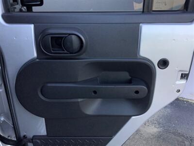 2009 Jeep Wrangler Sahara   - Photo 26 - Crest Hill, IL 60403