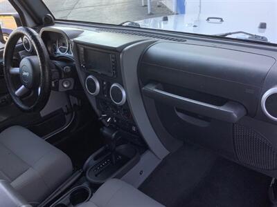 2009 Jeep Wrangler Sahara   - Photo 31 - Crest Hill, IL 60403