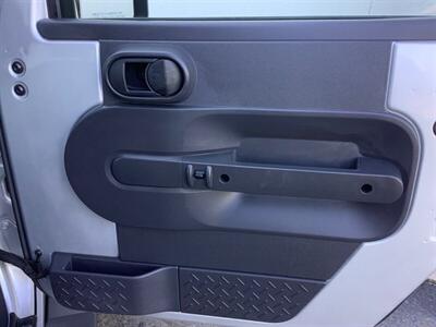 2009 Jeep Wrangler Sahara   - Photo 28 - Crest Hill, IL 60403