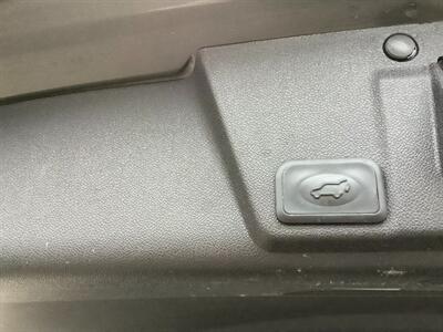 2014 Chevrolet Traverse LTZ - Photo 18 - Crest Hill, IL 60403