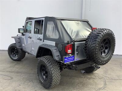 2014 Jeep Wrangler Sport   - Photo 41 - Crest Hill, IL 60403