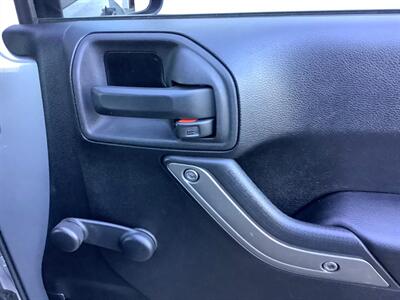 2014 Jeep Wrangler Sport   - Photo 22 - Crest Hill, IL 60403