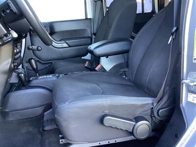 2014 Jeep Wrangler Unlimited Sport - Photo 24 - Crest Hill, IL 60403
