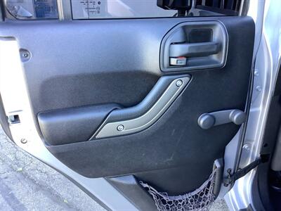 2014 Jeep Wrangler Unlimited Sport - Photo 25 - Crest Hill, IL 60403