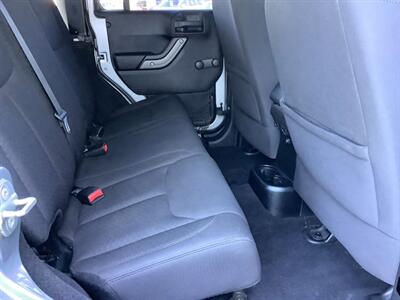 2014 Jeep Wrangler Unlimited Sport - Photo 28 - Crest Hill, IL 60403
