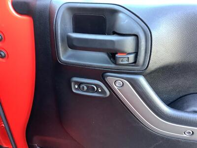 2013 Jeep Wrangler Sport - Photo 23 - Crest Hill, IL 60403