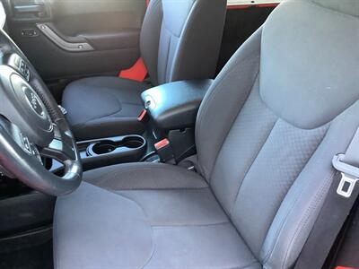 2013 Jeep Wrangler Sport - Photo 19 - Crest Hill, IL 60403